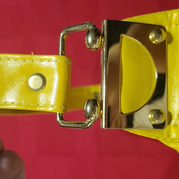 Vintage Bright Yellow handbag - Picture 4 of 13